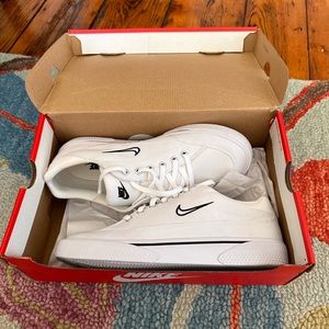 Nike Shoe Size 10 women’s